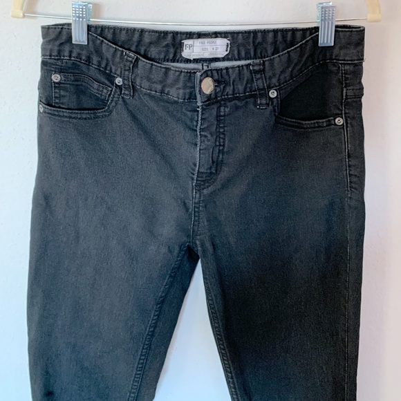 Free People Skinny Jeans with Ripped Knee in Washed Black Size 27 - Picture 7 of 13